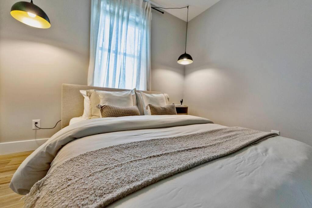 Brand New Cozy Modern Bungalow W/Hot Tub+Movieroom 7 Min From Uptown Charlotte Exterior photo