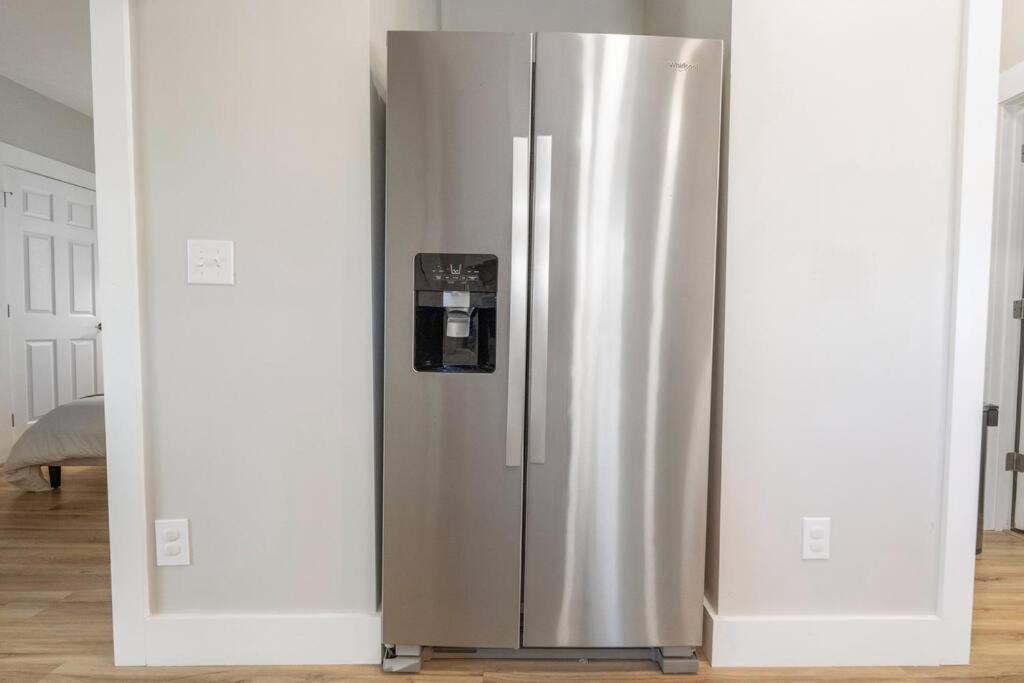 Brand New Cozy Modern Bungalow W/Hot Tub+Movieroom 7 Min From Uptown Charlotte Exterior photo